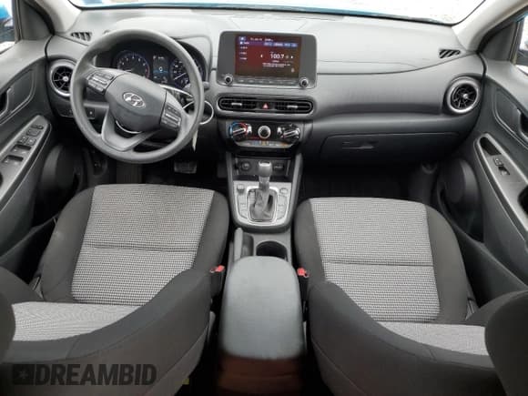 ✅ 2022 Hyundai Kona SE • VIN: KM8K2CAB4NU817987 • Лот: 58967364. Опубликован ранее на Copart с пробегом 21 154 миль. Бесплатный доступ к архиву аукционных продаж из США и подробный отчёт об истории автомобиля на DreamBid. Изображение 8.