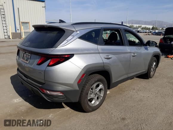 ✅ 2024 Hyundai Tucson SEL • VIN: 5NMJBCDE9RH308531 • Lot: 66597694. Wystawiony na Copart z przebiegiem 35 674 mil. Bezpłatny archiwum sprzedaży aukcyjnych z USA i szczegółowy raport historii pojazdu na DreamBid. Zdjęcie 3.