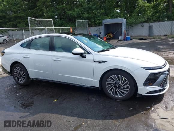 ✅ 2024 Hyundai Sonata Limited • VIN: KMHL54JJ4RA094982 • Лот: 43049814. Опубликован ранее на IAAI с пробегом 3 572 миль. Бесплатный доступ к архиву аукционных продаж из США и подробный отчёт об истории автомобиля на DreamBid. Изображение 13.