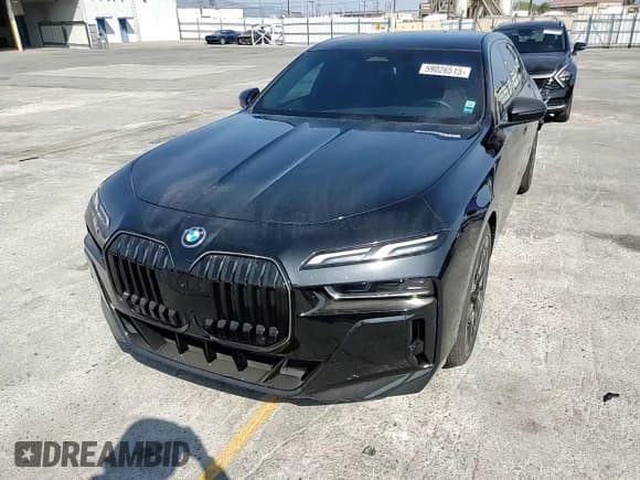 ✅ 2024 BMW i7 eDrive50 • VIN: WBY43EJ0XRCR21088 • Lot: 59026515. Wystawiony na Copart z przebiegiem 24 500 mil. Bezpłatny archiwum sprzedaży aukcyjnych z USA i szczegółowy raport historii pojazdu na DreamBid. Zdjęcie 13.