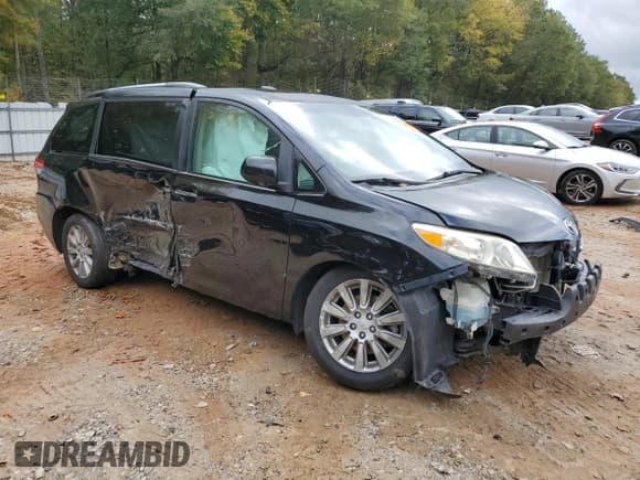 ✅ 2011 Toyota Sienna Limited • VIN: 5TDDK3DC7BS002720 • Lot: 90799405. Listed on Copart with Not provided. Free auction sales archive from the USA and detailed vehicle history report at DreamBid. Image 4.