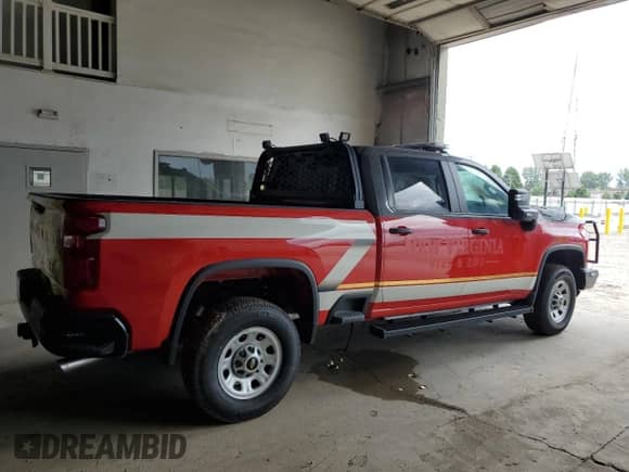 2024 Chevrolet Silverado 3500HD Work Truck с VIN 1GC4YSE76RF374036, выставлен на аукционе Copart как лот 55776305 с пробегом 49 миль миль и Списание • Salvage title. История ставок и продаж доступна на DreamBid. Изображение 3.