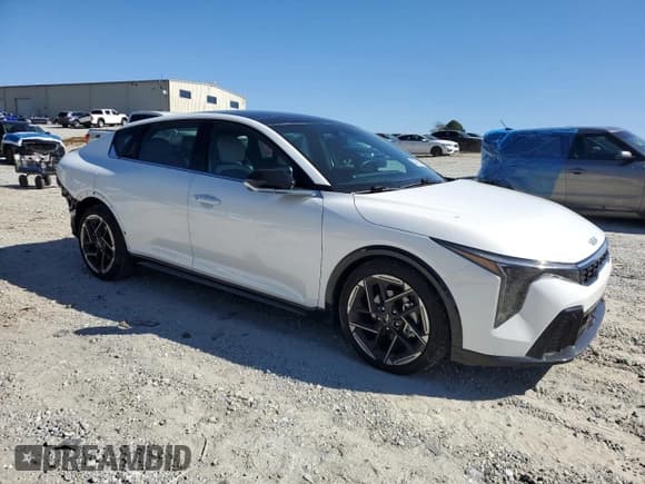 ✅ 2025 Kia K4 GT-Line • VIN: 3KPFW4DE8SE074914 • Лот: 82492085. Опубликован ранее на Copart с пробегом 6 419 миль. Бесплатный доступ к архиву аукционных продаж из США и подробный отчёт об истории автомобиля на DreamBid. Изображение 4.