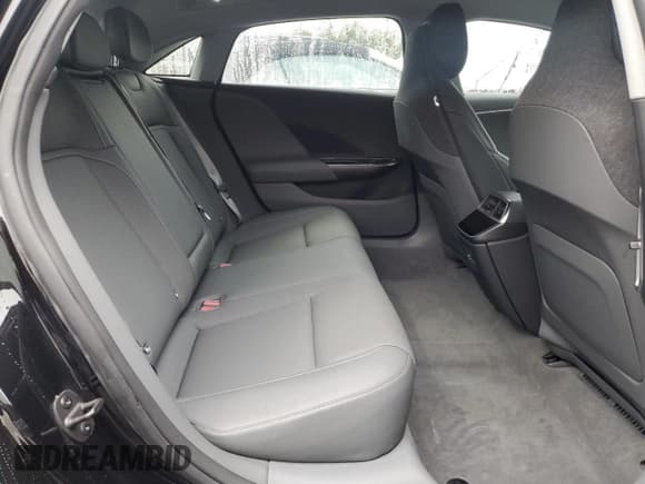 ✅ 2025 Lucid Air Pure • VIN: 50EA1PGA5SA003672 • Lot: 69852535. Wystawiony na Copart z przebiegiem 3 767 mil. Bezpłatny archiwum sprzedaży aukcyjnych z USA i szczegółowy raport historii pojazdu na DreamBid. Zdjęcie 10.