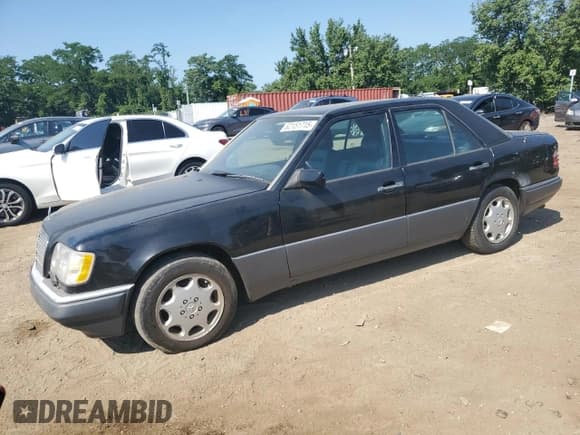 ✅ 1995 Mercedes-Benz 400 E • VIN: WDBEA34E9SC174613 • Lot: 62151715. Wystawiony na Copart z przebiegiem 176 472 mil. Bezpłatny archiwum sprzedaży aukcyjnych z USA i szczegółowy raport historii pojazdu na DreamBid. Zdjęcie 1.