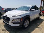 ✅ 2019 Hyundai Kona SE • VIN: KM8K1CAA1KU278489 • Лот: 61631593. Опубликован ранее на Copart с пробегом 42 522 миль. Бесплатный доступ к архиву аукционных продаж из США и подробный отчёт об истории автомобиля на DreamBid. Изображение 1.