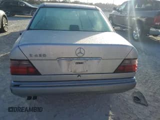 ✅ 1994 Mercedes-Benz 400 E • VIN: WDBEA34E7RC127977 • Лот: 75604314. Опубликован ранее на Copart с пробегом Не указан. Бесплатный доступ к архиву аукционных продаж из США и подробный отчёт об истории автомобиля на DreamBid. Изображение 6.
