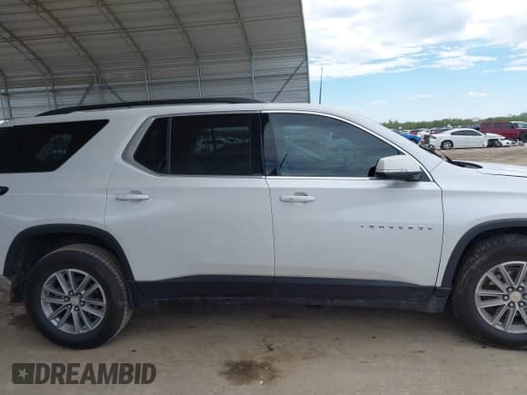 ✅ 2022 Chevrolet Traverse LT Cloth • VIN: 1GNERGKWXNJ136165 • Lot: 42831609. Listed on IAAI with 95,319 mi. Free auction sales archive from the USA and detailed vehicle history report at DreamBid. Image 12.