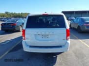 ✅ 2018 Dodge Grand Caravan SE • VIN: 2C4RDGBG7JR323905 • Lot: 43613740. Wystawiony na IAAI z przebiegiem 71 890 mil. Bezpłatny archiwum sprzedaży aukcyjnych z USA i szczegółowy raport historii pojazdu na DreamBid. Zdjęcie 17.