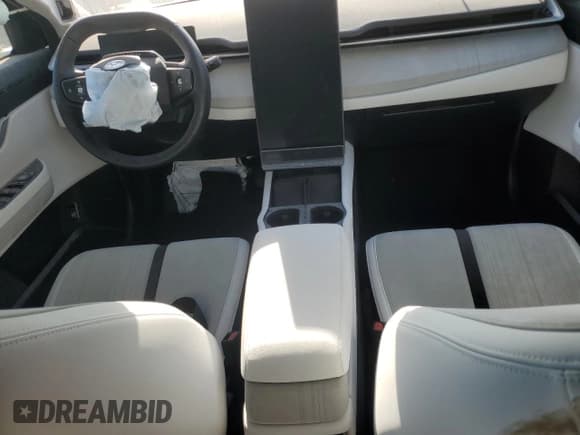 ✅ 2023 Fisker Ocean One • VIN: VCF1ZBU27PG005912 • Лот: 57087925. Опубликован ранее на Copart с пробегом Не указан. Бесплатный доступ к архиву аукционных продаж из США и подробный отчёт об истории автомобиля на DreamBid. Изображение 8.