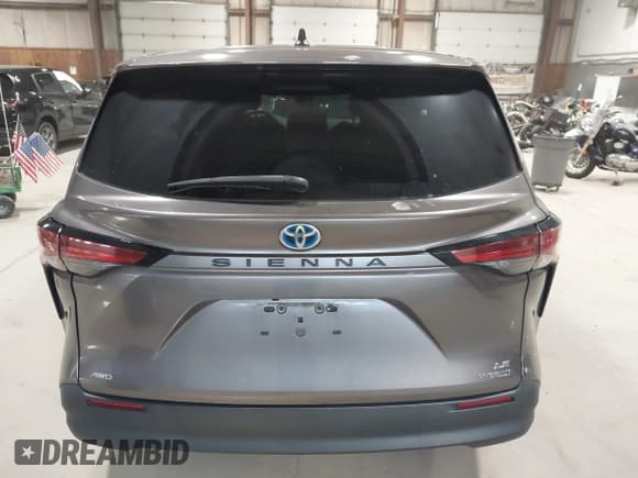 ✅ 2021 Toyota Sienna LE • VIN: 5TDKSKFC0MS009588 • Лот: 43467809. Опубликован ранее на IAAI с пробегом 114 438 миль. Бесплатный доступ к архиву аукционных продаж из США и подробный отчёт об истории автомобиля на DreamBid. Изображение 16.