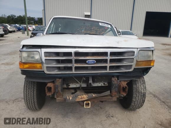 ✅ 1995 Ford F-250 • VIN: 1FTHX26G3SKC17015 • Лот: 76345164. Опубликован ранее на Copart с пробегом Не указан. Бесплатный доступ к архиву аукционных продаж из США и подробный отчёт об истории автомобиля на DreamBid. Изображение 5.