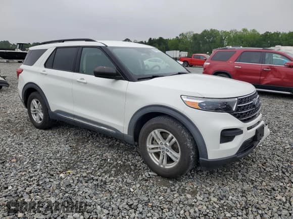 ✅ 2020 Ford Explorer XLT • VIN: 1FMSK7DH1LGC85827 • Lot: 54750505. Wystawiony na Copart z przebiegiem 70 220 mil. Bezpłatny archiwum sprzedaży aukcyjnych z USA i szczegółowy raport historii pojazdu na DreamBid. Zdjęcie 4.