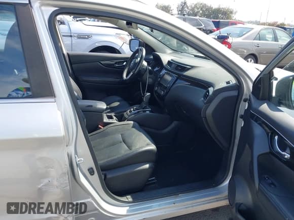 ✅ 2017 Nissan Rogue SL • VIN: JN1BJ1CR2HW113806 • Lot: 42905402. Listed on IAAI with 110,241 mi. Free auction sales archive from the USA and detailed vehicle history report at DreamBid. Image 5.