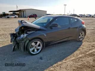 2015 Hyundai Veloster z VIN KMHTC6AD4FU245065, wystawiony jako Copart lot #68655815 z przebiegiem 120 922 mil mil oraz Szkoda całkowita • Salvage title. Historia ofert i sprzedaży dostępna na DreamBid. Obrazek 1.