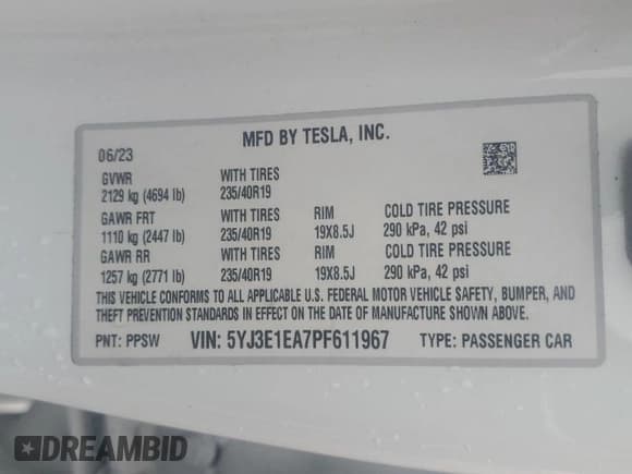 ✅ 2023 Tesla Model 3 • VIN: 5YJ3E1EA7PF611967 • Lot: 93598625. Wystawiony na Copart z przebiegiem Nie podano. Bezpłatny archiwum sprzedaży aukcyjnych z USA i szczegółowy raport historii pojazdu na DreamBid. Zdjęcie 12.