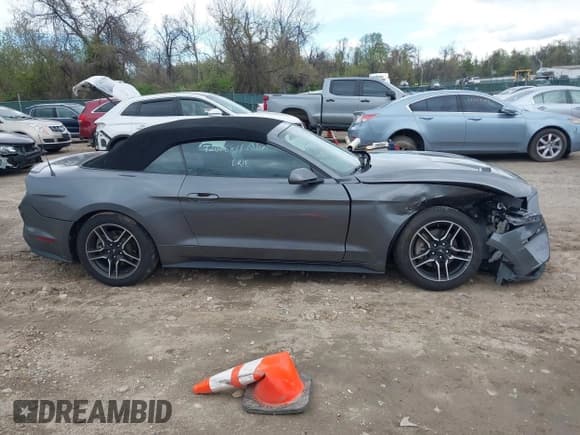 ✅ 2021 Ford Mustang EcoBoost • VIN: 1FATP8UH3M5130277 • Lot: 42016811. Wystawiony na IAAI z przebiegiem 94 310 mil. Bezpłatny archiwum sprzedaży aukcyjnych z USA i szczegółowy raport historii pojazdu na DreamBid. Zdjęcie 13.