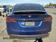 ✅ 2022 Tesla Model X • VIN: 7SAXCBE55NF364271 • Lot: 71999375. Wystawiony na Copart z przebiegiem 38 207 mil. Bezpłatny archiwum sprzedaży aukcyjnych z USA i szczegółowy raport historii pojazdu na DreamBid. Zdjęcie 6.