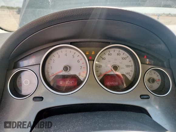 ✅ 2010 Volkswagen Routan SE • VIN: 2V4RW3D18AR395441 • Lot: 71494885. Listed on Copart with 154,930 mi. Free auction sales archive from the USA and detailed vehicle history report at DreamBid. Image 9.