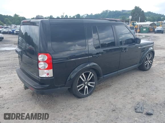✅ 2011 Land Rover LR4 HSE • VIN: SALAG2D40BA583460 • Lot: 42795572. Listed on IAAI with 152,303 mi. Free auction sales archive from the USA and detailed vehicle history report at DreamBid. Image 4.