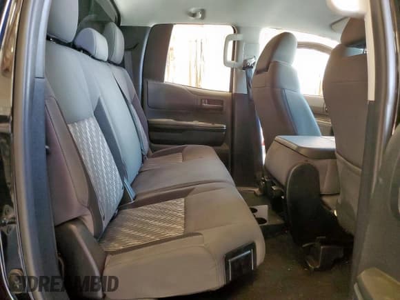 ✅ 2019 Toyota Tundra SR • VIN: 5TFRM5F18KX143412 • Lot: 61496315. Listed on Copart with 105,375 mi. Free auction sales archive from the USA and detailed vehicle history report at DreamBid. Image 10.