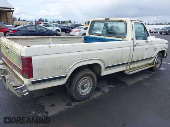 ✅ 1986 Ford F-150 • VIN: 1FTCF15H9GPB98224 • Lot: 41792428. Listed on IAAI with 45,187 mi. Free auction sales archive from the USA and detailed vehicle history report at DreamBid. Image 4.