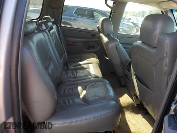 ✅ 2006 Chevrolet Suburban LS • VIN: 1GNFK16ZX6J130796 • Лот: 84627724. Опубликован ранее на Copart с пробегом 287 830 миль. Бесплатный доступ к архиву аукционных продаж из США и подробный отчёт об истории автомобиля на DreamBid. Изображение 11.