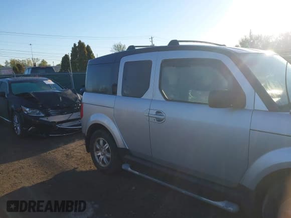 ✅ 2008 Honda Element EX • VIN: 5J6YH28748L002475 • Лот: 43414799. Опубликован ранее на IAAI с пробегом 196 080 миль. Бесплатный доступ к архиву аукционных продаж из США и подробный отчёт об истории автомобиля на DreamBid. Изображение 13.