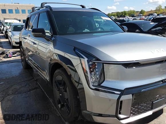 ✅ 2024 Kia EV9 GT-Line • VIN: KNDAEFS57R6030561 • Lot: 82071065. Wystawiony na Copart z przebiegiem 9 394 mil. Bezpłatny archiwum sprzedaży aukcyjnych z USA i szczegółowy raport historii pojazdu na DreamBid. Zdjęcie 15.