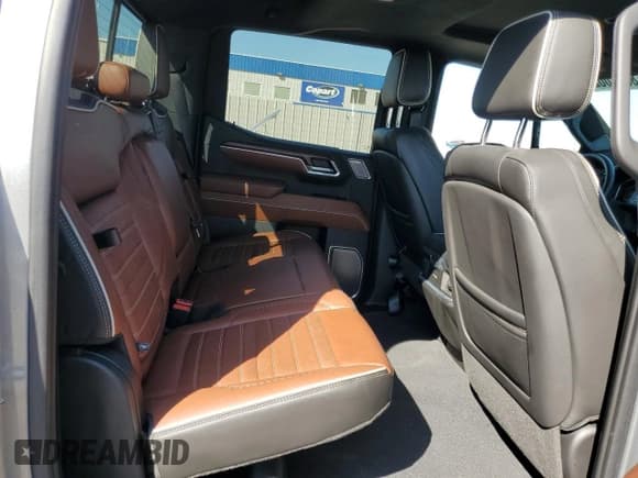 ✅ 2023 GMC Sierra 1500 Denali Ultimate • VIN: 1GTUUHELXPZ228035 • Лот: 80810025. Опубликован ранее на Copart с пробегом 35 134 миль. Бесплатный доступ к архиву аукционных продаж из США и подробный отчёт об истории автомобиля на DreamBid. Изображение 10.