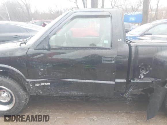 ✅ 1999 Chevrolet S-10 • VIN: 1GCCS1445X8101850 • Лот: 41223361. Опубликован ранее на IAAI с пробегом 160 928 миль. Бесплатный доступ к архиву аукционных продаж из США и подробный отчёт об истории автомобиля на DreamBid. Изображение 14.