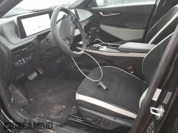 ✅ 2024 Kia EV6 GT-Line • VIN: KNDC4DLC6R5164688 • Лот: 49179665. Опубликован ранее на Copart с пробегом 15 919 миль. Бесплатный доступ к архиву аукционных продаж из США и подробный отчёт об истории автомобиля на DreamBid. Изображение 7.