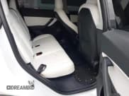 ✅ 2022 Tesla Model Y Performance • VIN: 7SAYGDEFXNF376882 • Lot: 42906369. Wystawiony na IAAI z przebiegiem 37 586 mil. Bezpłatny archiwum sprzedaży aukcyjnych z USA i szczegółowy raport historii pojazdu na DreamBid. Zdjęcie 8.