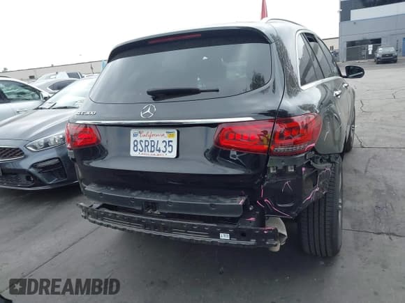 ✅ 2020 Mercedes-Benz GLC 300 • VIN: W1N0G8DB5LF828030 • Lot: 43401143. Listed on IAAI with 75,379 mi. Free auction sales archive from the USA and detailed vehicle history report at DreamBid. Image 16.