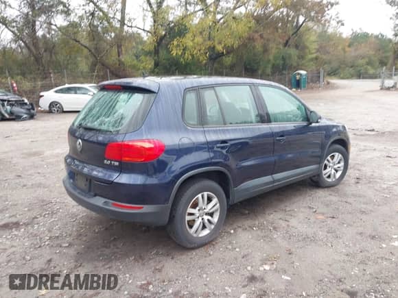 2013 Volkswagen Tiguan S с VIN WVGAV7AX1DW539185, выставлен на аукционе IAAI как лот 43593586 с пробегом 169 057 миль миль и . История ставок и продаж доступна на DreamBid. Изображение 4.