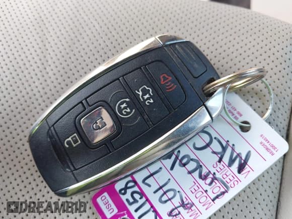 ✅ 2017 Lincoln MKC Reserve • VIN: 5LMCJ3C94HUL02474 • Lot: 43416290. Wystawiony na IAAI z przebiegiem 81 497 mil. Bezpłatny archiwum sprzedaży aukcyjnych z USA i szczegółowy raport historii pojazdu na DreamBid. Zdjęcie 11.