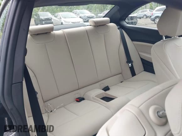 ✅ 2020 BMW 2 Series 230i xDrive • VIN: WBA2J3C02L7E63806 • Lot: 42270821. Listed on IAAI with 28,277 mi. Free auction sales archive from the USA and detailed vehicle history report at DreamBid. Image 8.