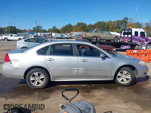 ✅ 2013 Chevrolet Impala LS • VIN: 2G1WF5E39D1123291 • Лот: 43489853. Опубликован ранее на IAAI с пробегом 288 332 миль. Бесплатный доступ к архиву аукционных продаж из США и подробный отчёт об истории автомобиля на DreamBid. Изображение 13.