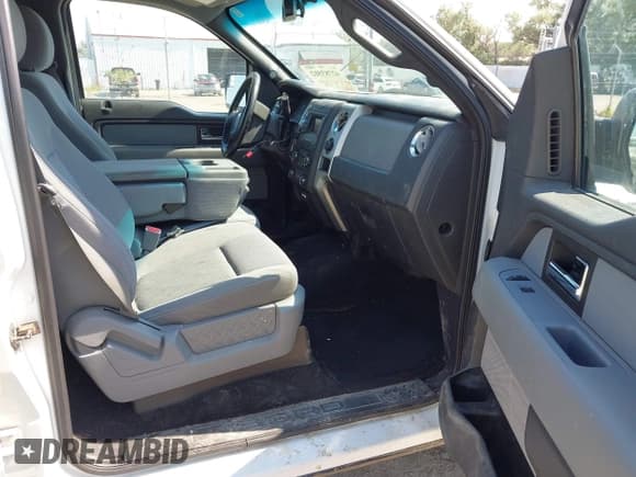 ✅ 2013 Ford F-150 XL • VIN: 1FTFW1ET1DFB25030 • Lot: 42783502. Wystawiony na IAAI z przebiegiem 175 968 mil. Bezpłatny archiwum sprzedaży aukcyjnych z USA i szczegółowy raport historii pojazdu na DreamBid. Zdjęcie 5.