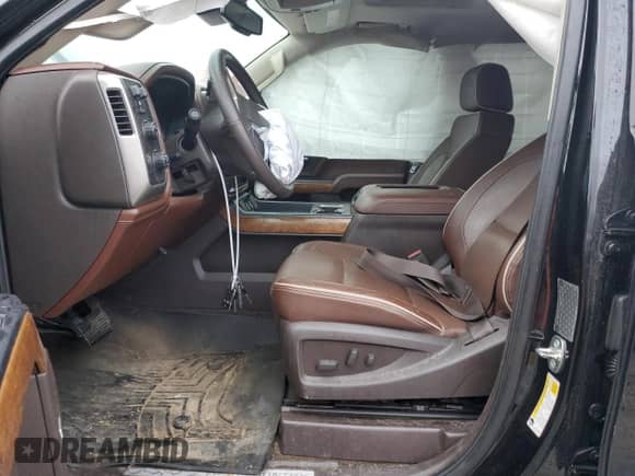 2016 Chevrolet Silverado 3500HD High Country с VIN 1GC4K1E81GF143756, выставлен на аукционе Copart как лот 83951974 с пробегом 107 319 миль миль и Списание • Salvage title. История ставок и продаж доступна на DreamBid. Изображение 7.