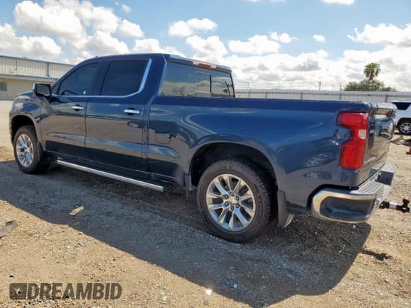 ✅ 2021 Chevrolet Silverado 1500 LTZ • VIN: 3GCUYGET3MG326379 • Lot: 70348725. Wystawiony na Copart z przebiegiem 102 813 mil. Bezpłatny archiwum sprzedaży aukcyjnych z USA i szczegółowy raport historii pojazdu na DreamBid. Zdjęcie 2.