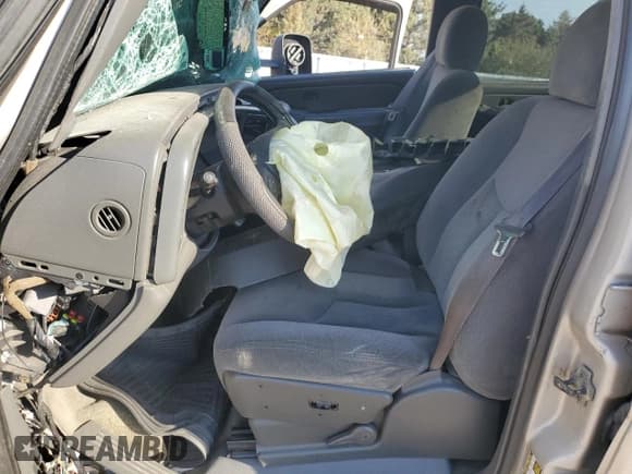 ✅ 2005 Chevrolet Silverado 2500HD LS • VIN: 1GCHK23215F832375 • Lot: 90425345. Wystawiony na Copart z przebiegiem Nie podano. Bezpłatny archiwum sprzedaży aukcyjnych z USA i szczegółowy raport historii pojazdu na DreamBid. Zdjęcie 7.