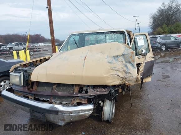 ✅ 1989 Ford F-250 • VIN: 2FTHF25H5KCB18665 • Lot: 41893395. Listed on IAAI with Not provided. Free auction sales archive from the USA and detailed vehicle history report at DreamBid. Image 2.