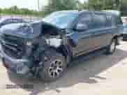 ✅ 2021 Chevrolet Suburban RST • VIN: 1GNSCEKD5MR228825 • Lot: 42916245. Wystawiony na IAAI z przebiegiem 52 657 mil. Bezpłatny archiwum sprzedaży aukcyjnych z USA i szczegółowy raport historii pojazdu na DreamBid. Zdjęcie 17.