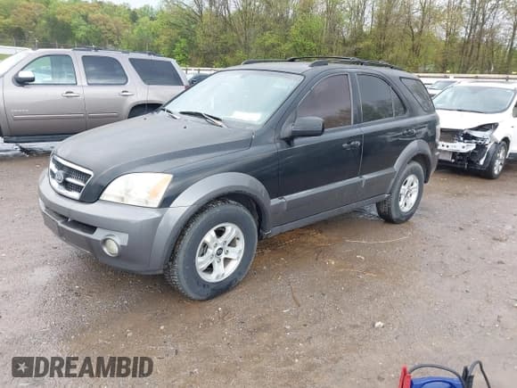 ✅ 2003 Kia Sorento LX • VIN: KNDJD733535047202 • Lot: 42016917. Listed on IAAI with 130,050 mi. Free auction sales archive from the USA and detailed vehicle history report at DreamBid. Image 2.
