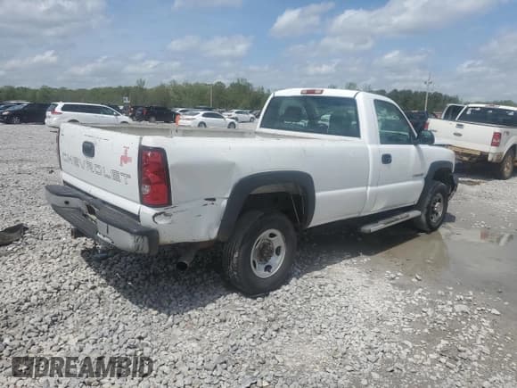 ✅ 2005 Chevrolet Silverado 2500HD Work Truck • VIN: 1GCHC24U25E211911 • Lot: 50795035. Wystawiony na Copart z przebiegiem 162 119 mil. Bezpłatny archiwum sprzedaży aukcyjnych z USA i szczegółowy raport historii pojazdu na DreamBid. Zdjęcie 3.