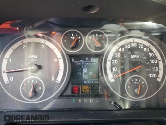 ✅ 2010 Dodge 1500 SLT • VIN: 1D7RV1CT6AS219688 • Lot: 46650215. Wystawiony na Copart z przebiegiem 169 208 mil. Bezpłatny archiwum sprzedaży aukcyjnych z USA i szczegółowy raport historii pojazdu na DreamBid. Zdjęcie 9.