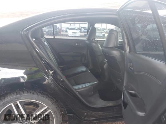 ✅ 2016 Honda Accord Sport • VIN: 1HGCR2F5XGA017170 • Lot: 43433670. Wystawiony na IAAI z przebiegiem 190 274 mil. Bezpłatny archiwum sprzedaży aukcyjnych z USA i szczegółowy raport historii pojazdu na DreamBid. Zdjęcie 8.