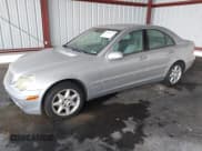 ✅ 2001 Mercedes-Benz C 230/260/280/320 • VIN: WDBRF64J01F111558 • Lot: 43267179. Wystawiony na IAAI z przebiegiem 213 650 mil. Bezpłatny archiwum sprzedaży aukcyjnych z USA i szczegółowy raport historii pojazdu na DreamBid. Zdjęcie 2.