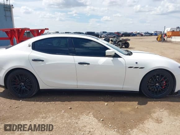 ✅ 2015 Maserati Ghibli S Q4 • VIN: ZAM57RTA6F1138201 • Лот: 43266970. Опубликован ранее на IAAI с пробегом 76 412 миль. Бесплатный доступ к архиву аукционных продаж из США и подробный отчёт об истории автомобиля на DreamBid. Изображение 14.